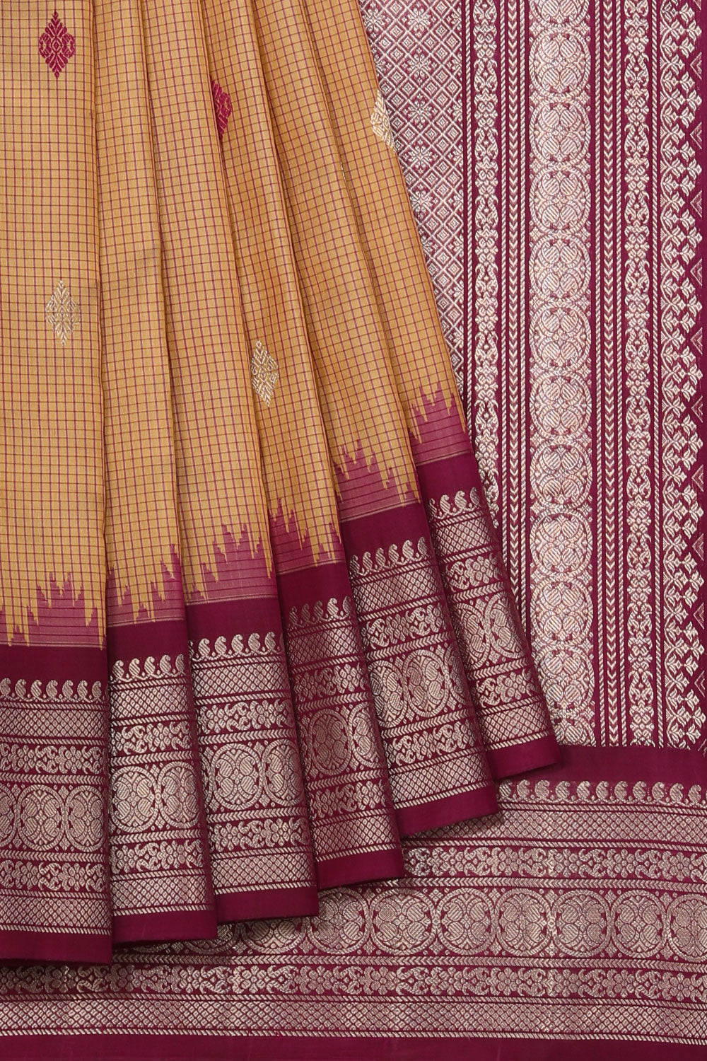 Gadwal Silk Beige Saree