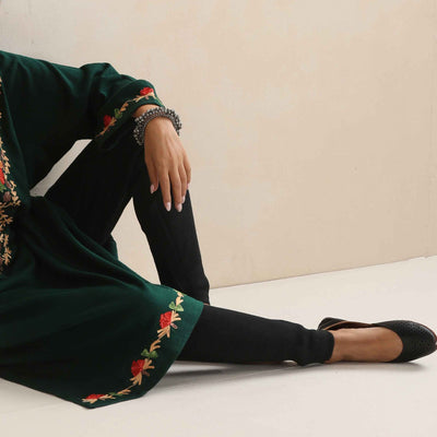 trueBrowns Green Kashmiri Floral Embroidered Woollen Phiran Kurta