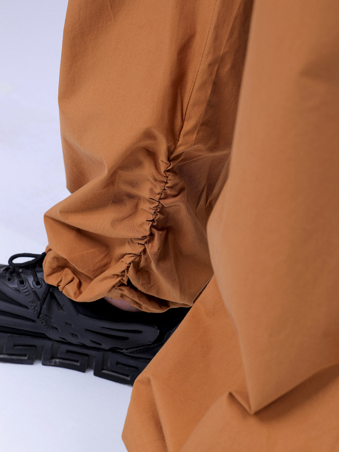 Men's Mustard Relaxed Fit Solid Utility Cargo Jogger