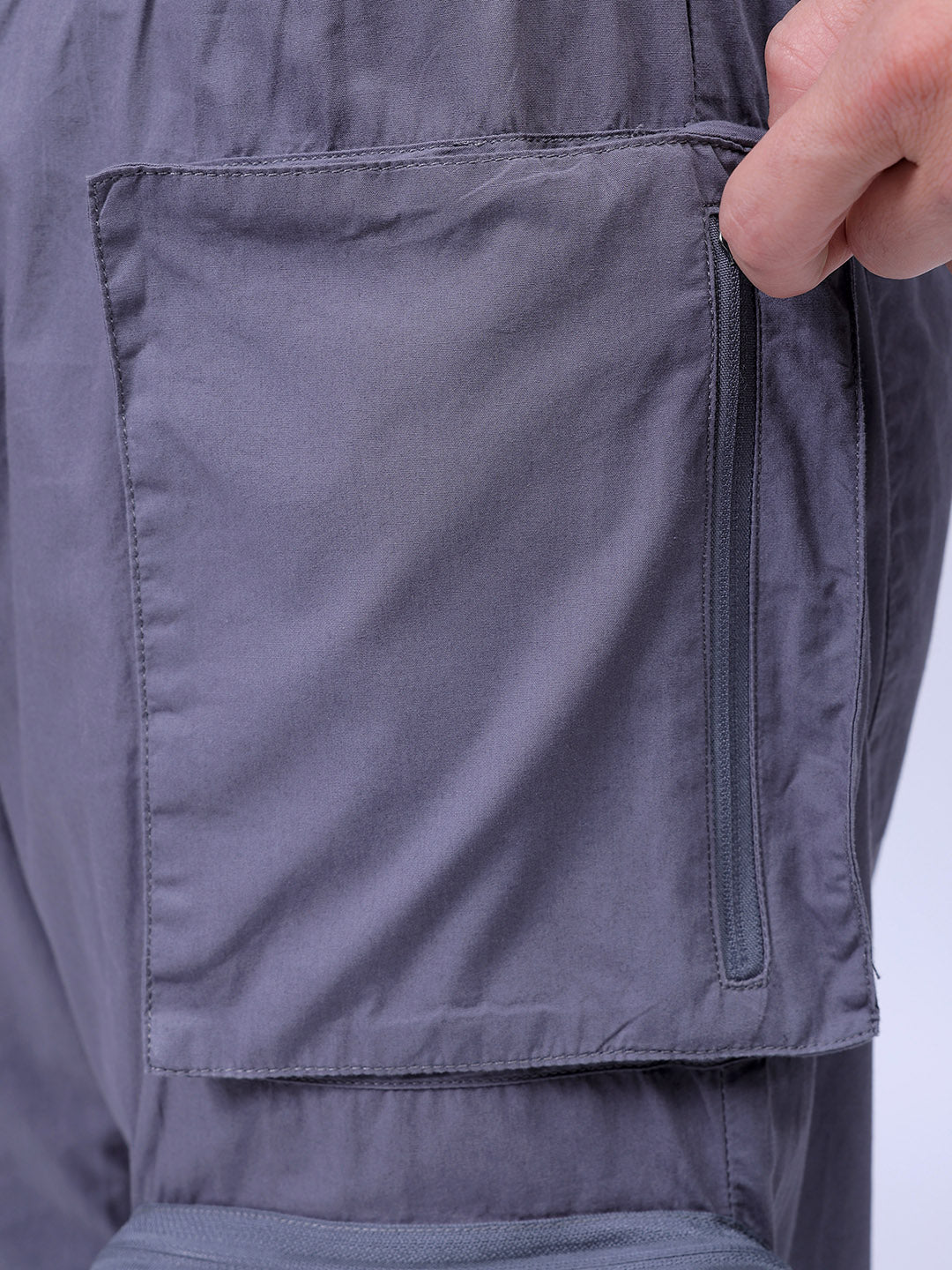 Men's Grey Relaxed Fit Solid Utility Cargo Jogger