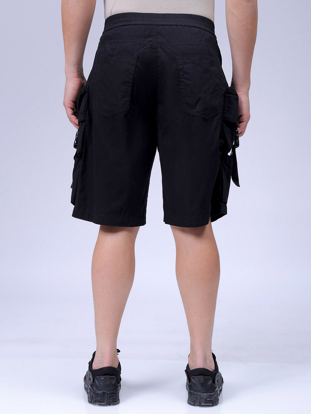 Men's Black Relaxed Fit Solid Utility Cargo Shorts