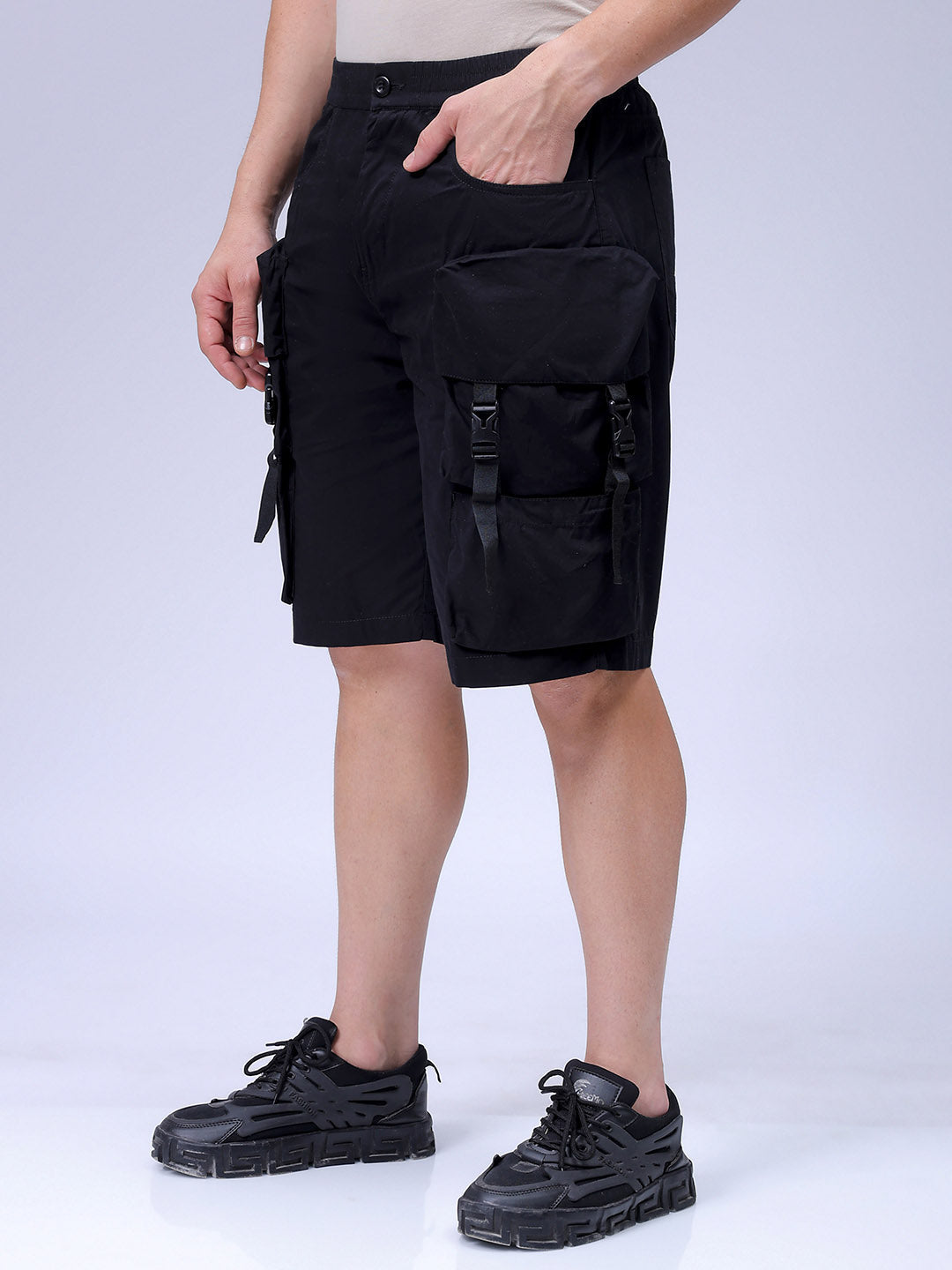 Men's Black Relaxed Fit Solid Utility Cargo Shorts
