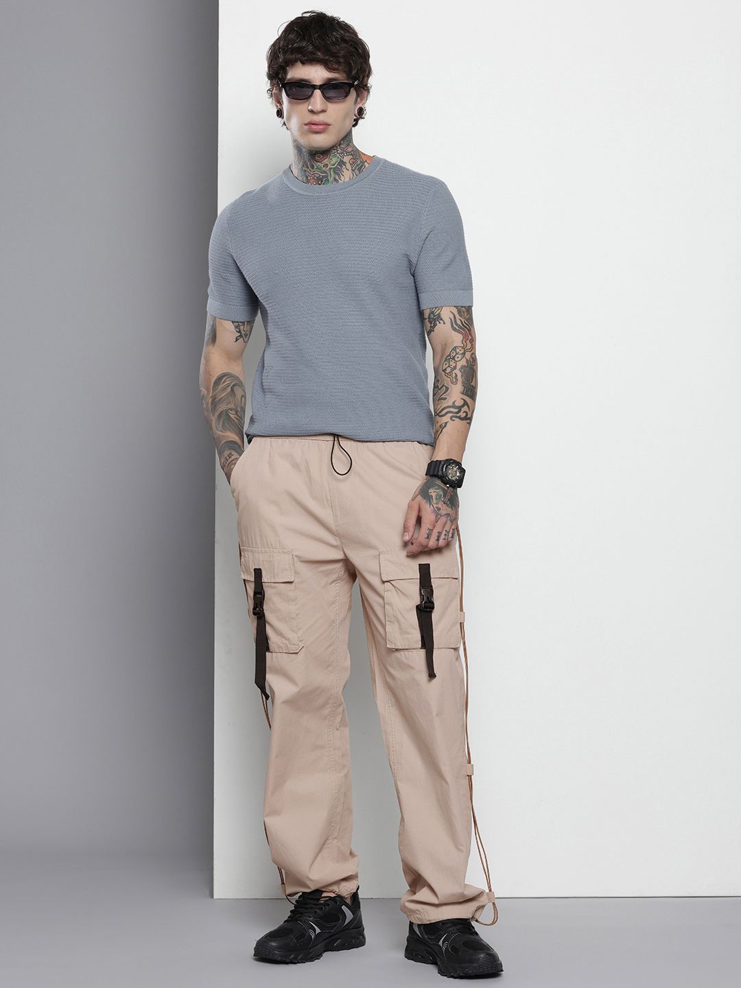 Men's White Relaxed Fit Solid Utility Cargo Jogger