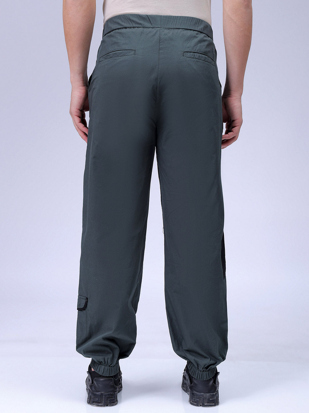 Men's Green Loose Fit Solid Zipper Jogger