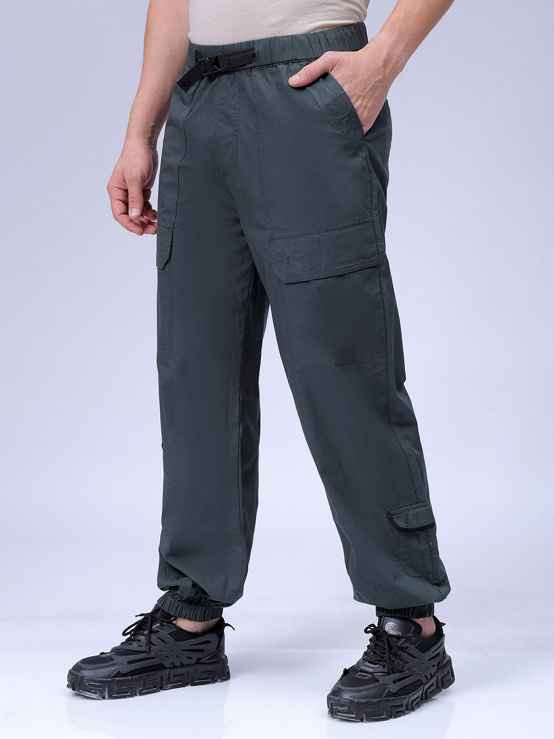 Men's Green Loose Fit Solid Zipper Jogger