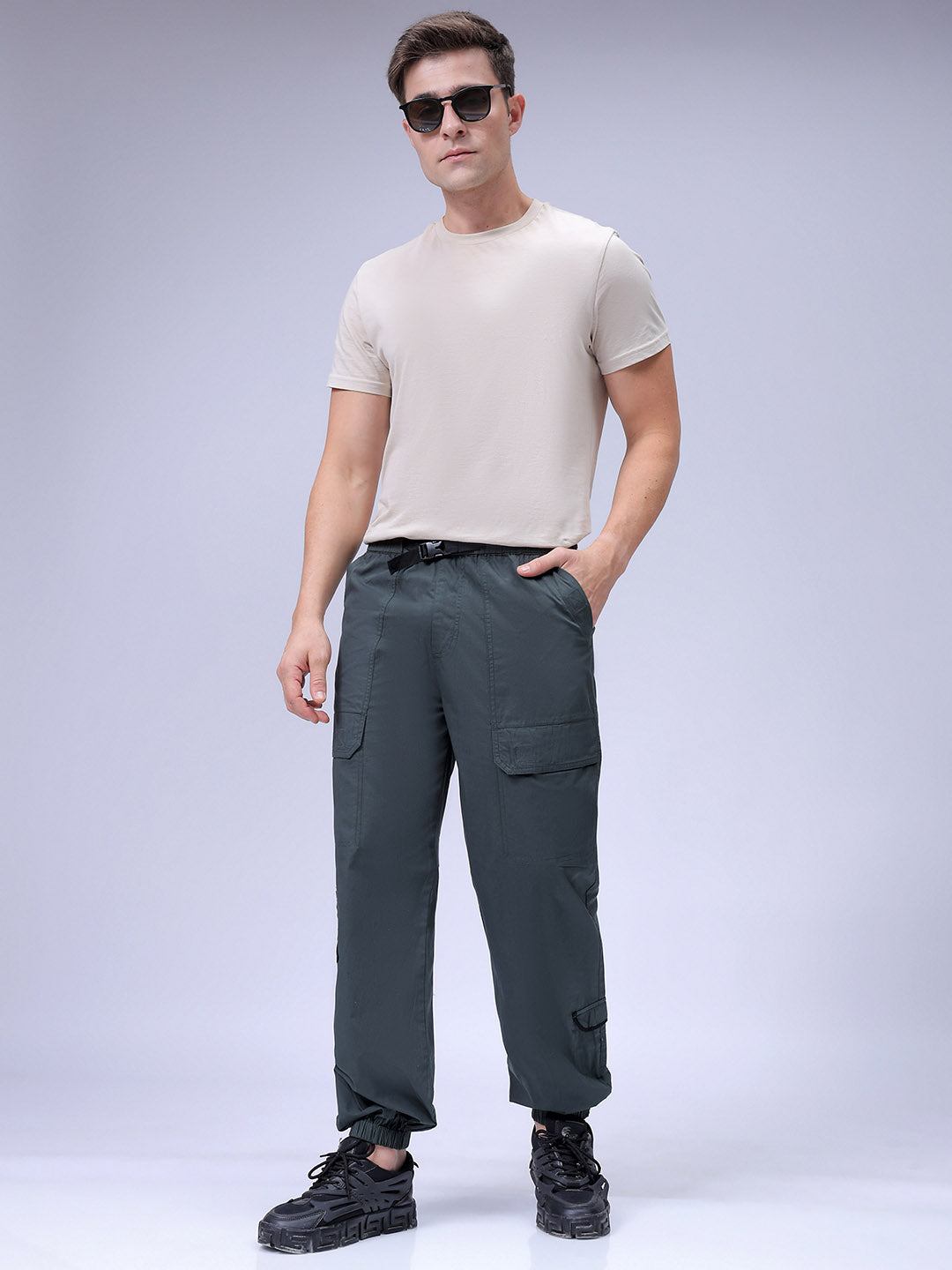 Men's Green Loose Fit Solid Zipper Jogger