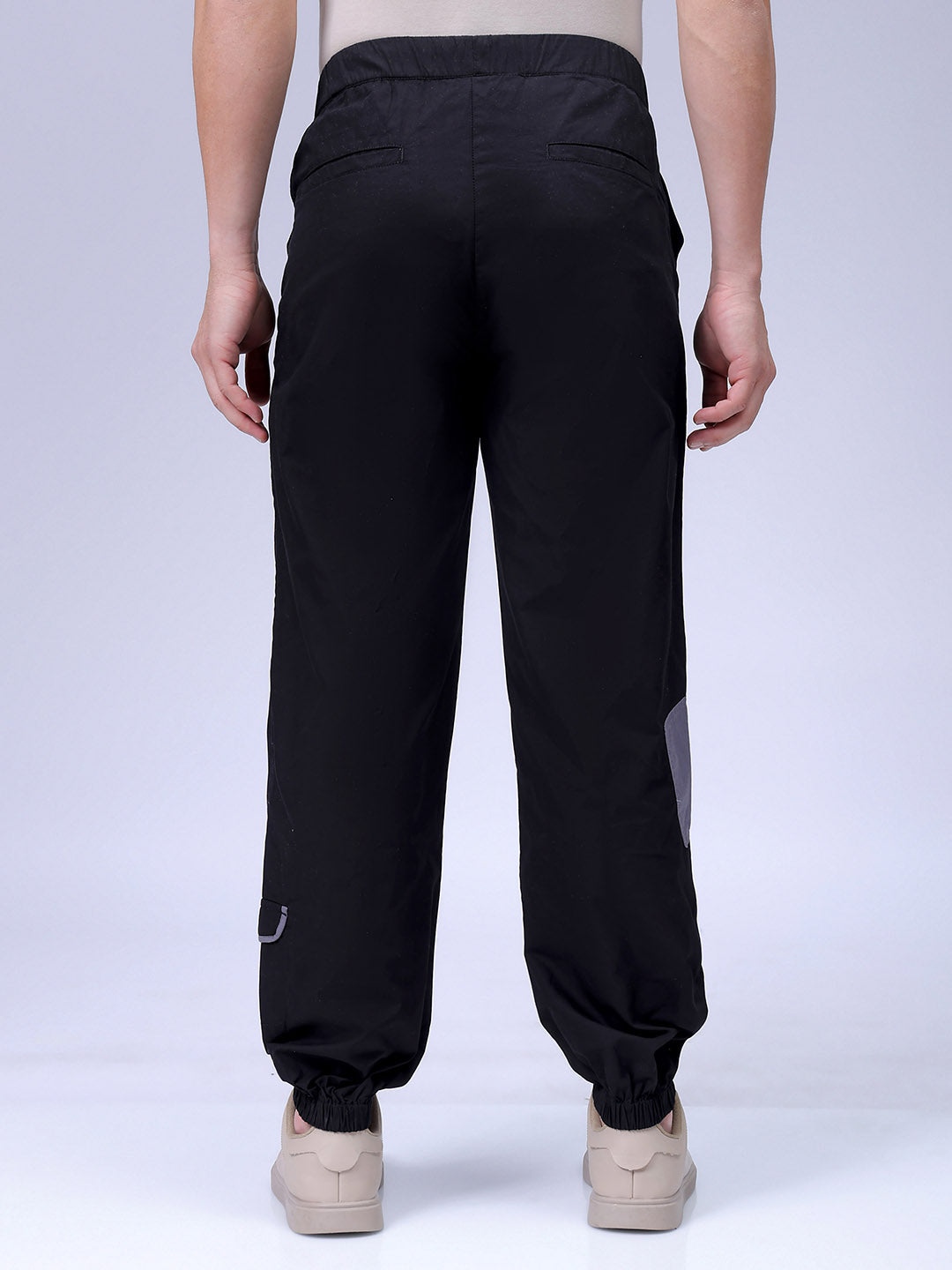 Men's Black Loose Fit Solid Zipper Jogger