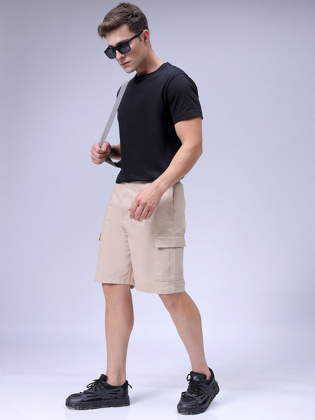 Men's Beige Relaxed Fit Solid Utility Cargo Shorts