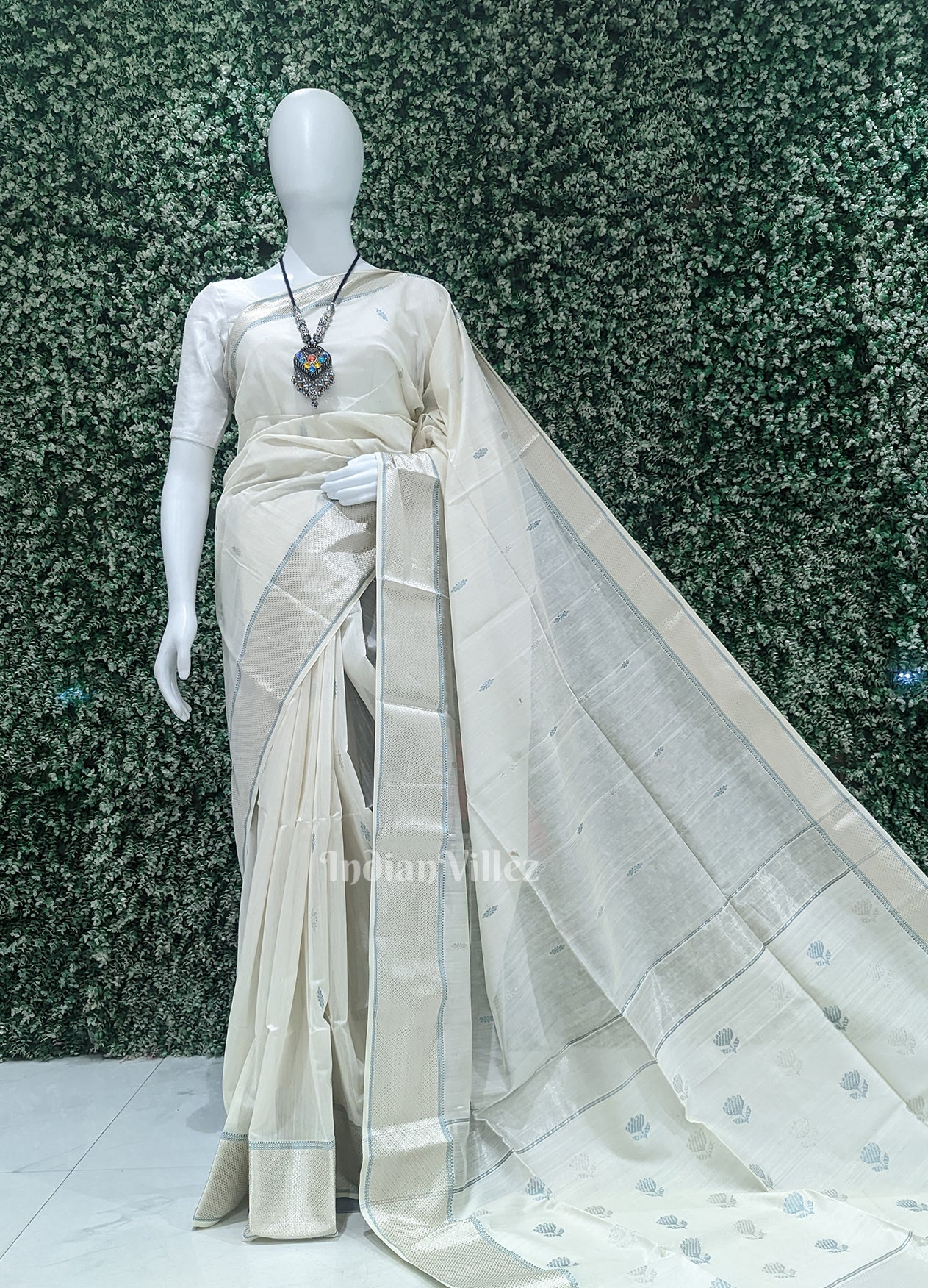 White Pure Silk Cotton Maheshwari Saree