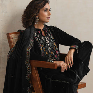 trueBrowns Black Velvet Geometric Embroidered Kurta Pant Dupatta Set