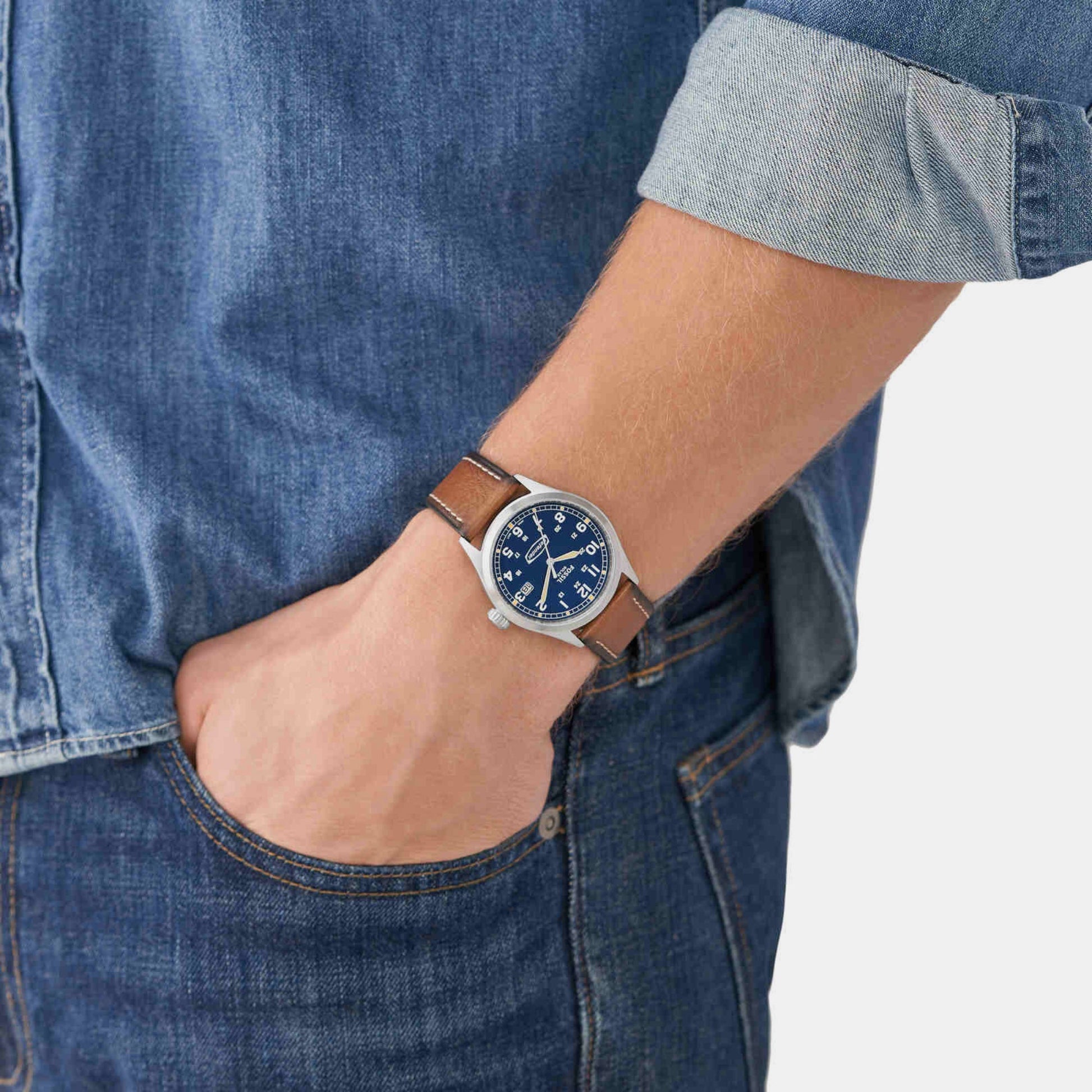 Defender Men Solar Blue Dial Analog Leather Watch FS5975