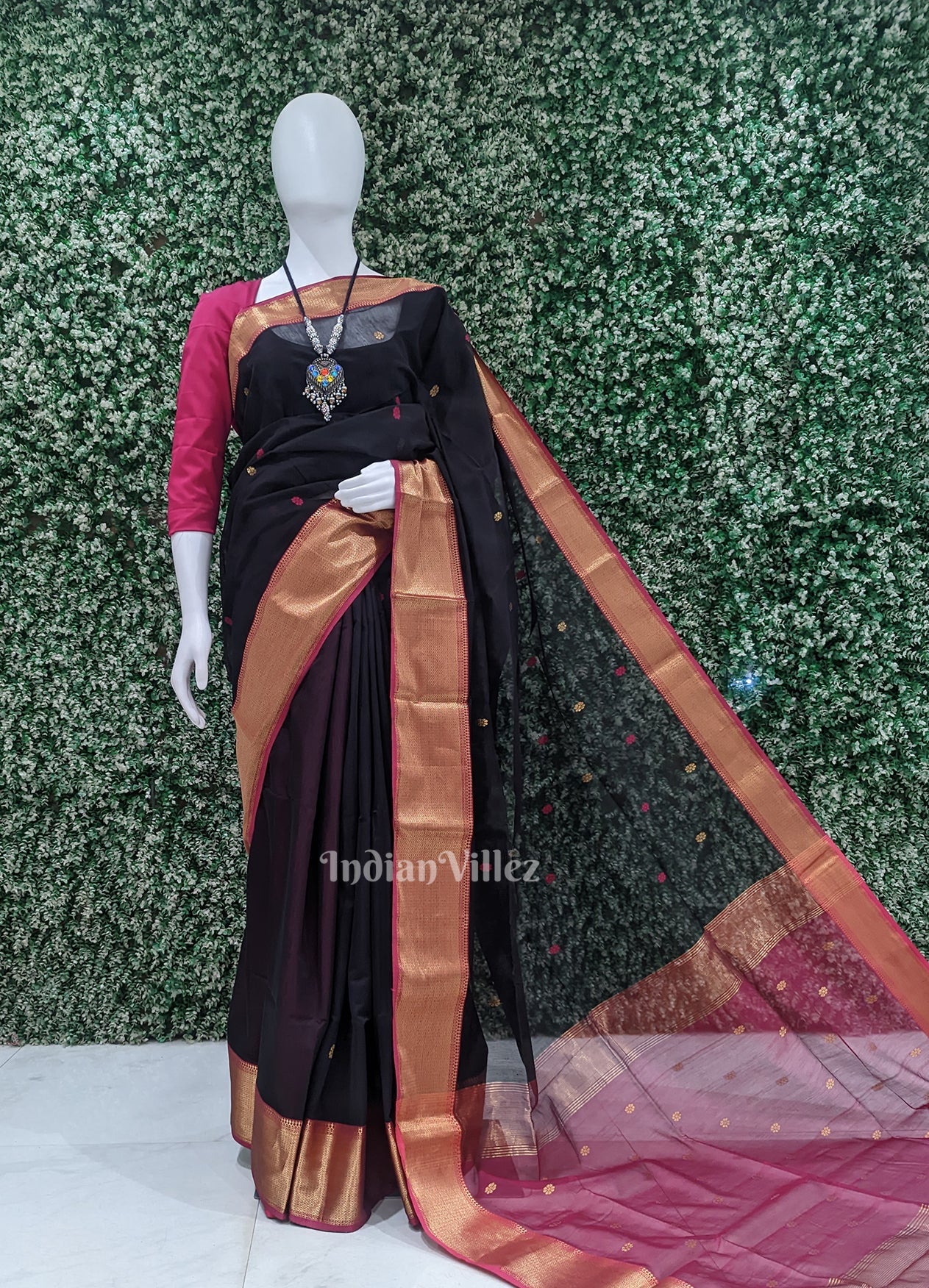 Black Rani Pink Pure Silk Cotton Maheshwari Saree with Zari Border