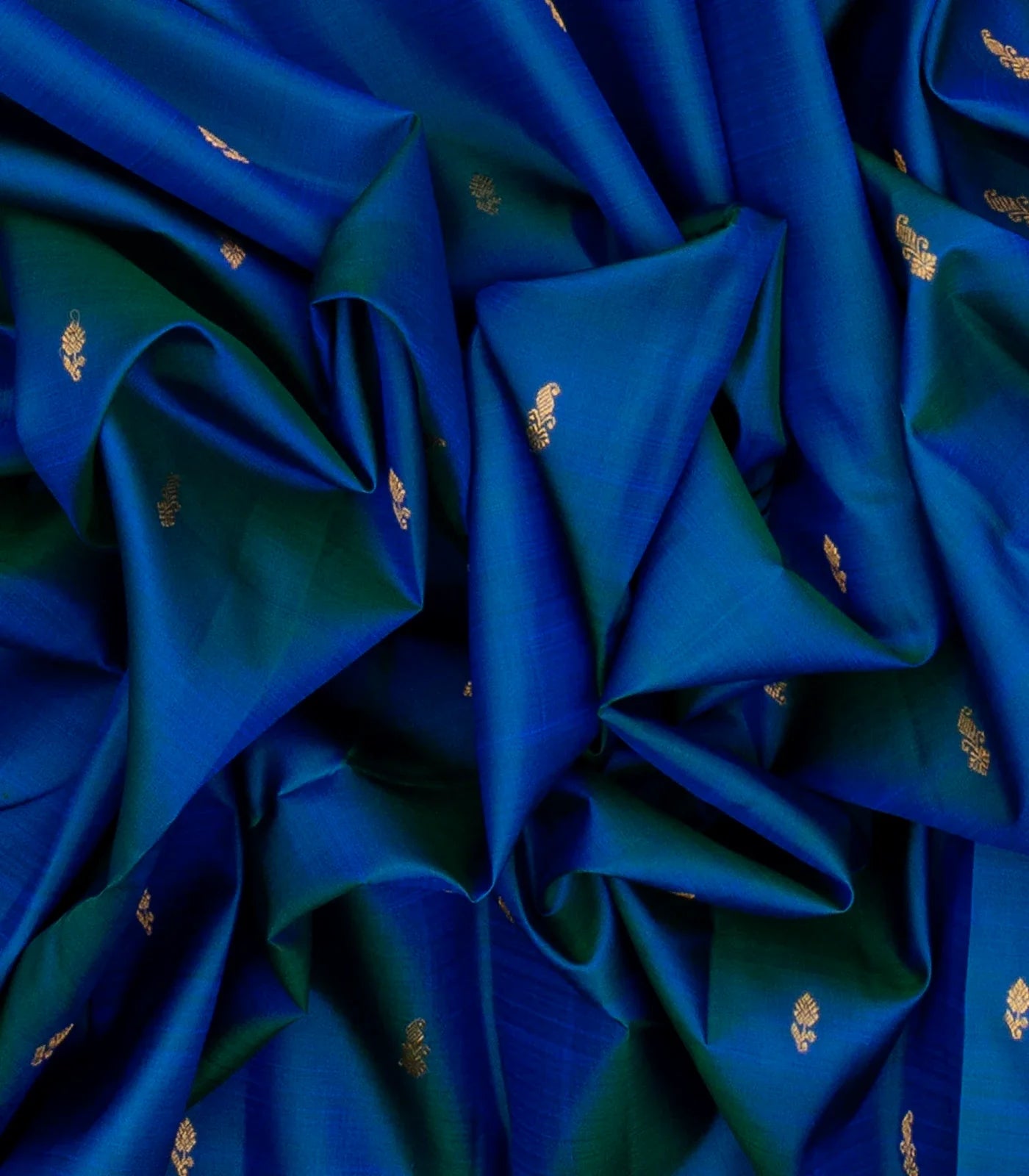 Blue Handloom Kanchipuram Korvai Silk Saree With Mango Buttas