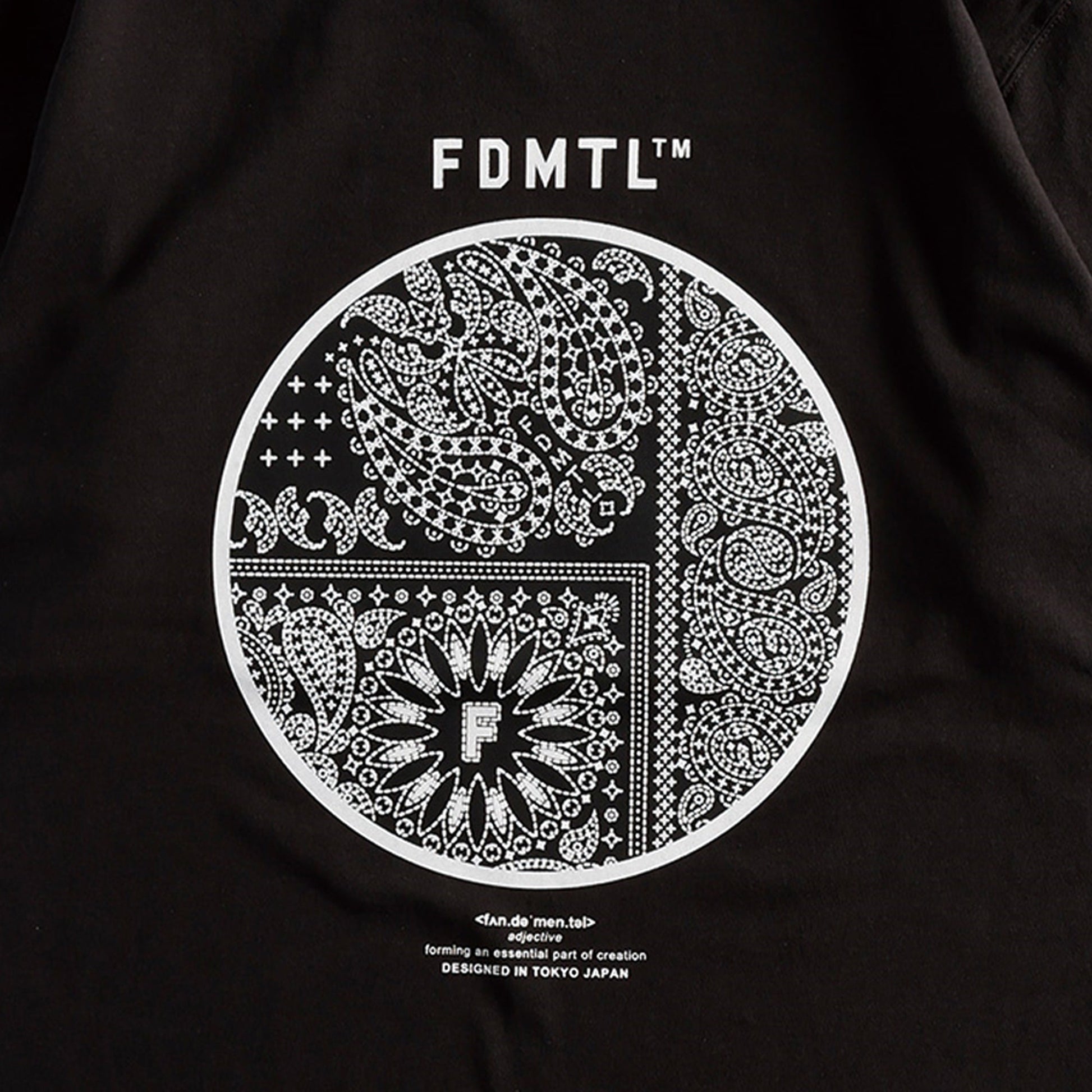 FDMTL | PRINTED PAISLEY TEE SUMI  { BLACK