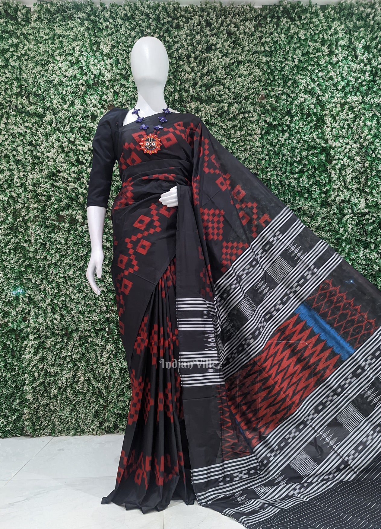 Black Red Pasapali Odisha Ikat Contemporary Designer Saree