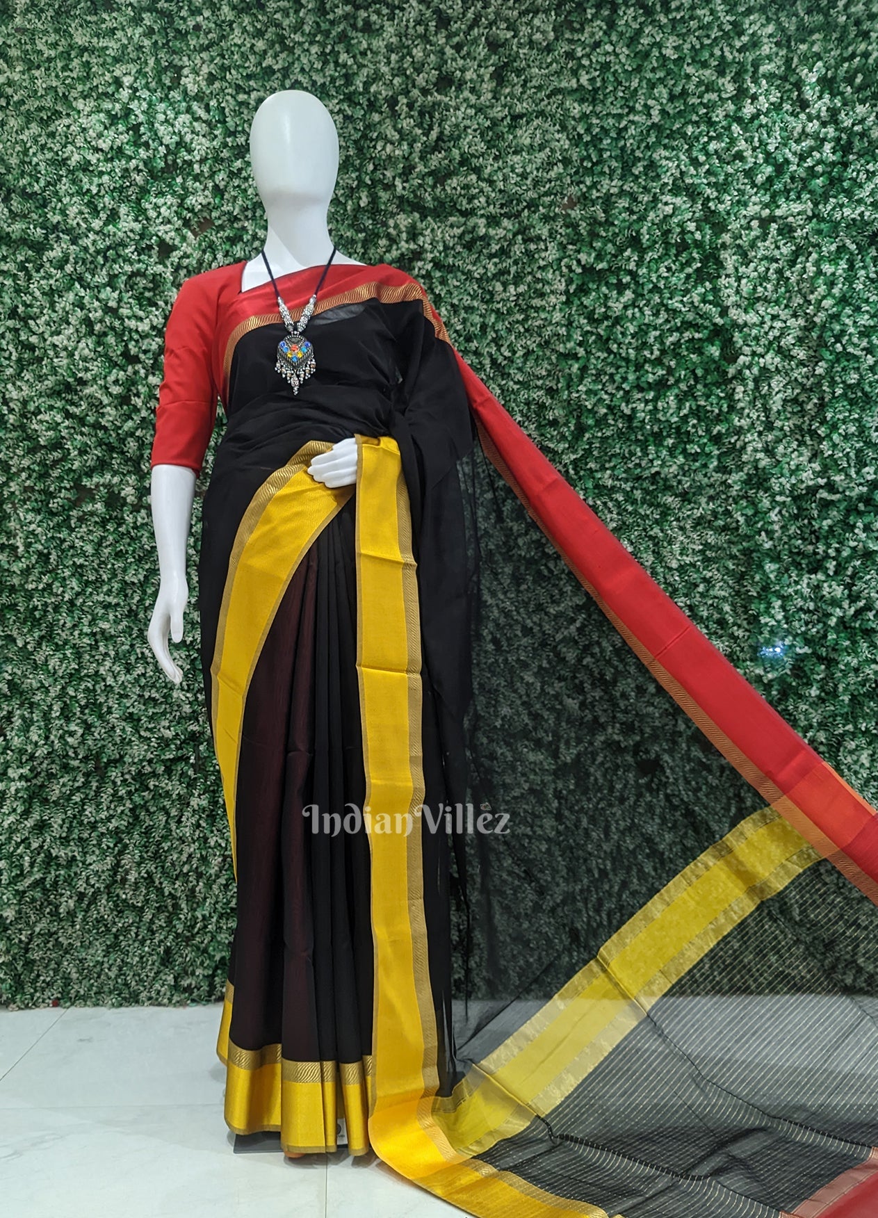 Black Pure Silk Cotton Maheshwari Saree With Zari Border