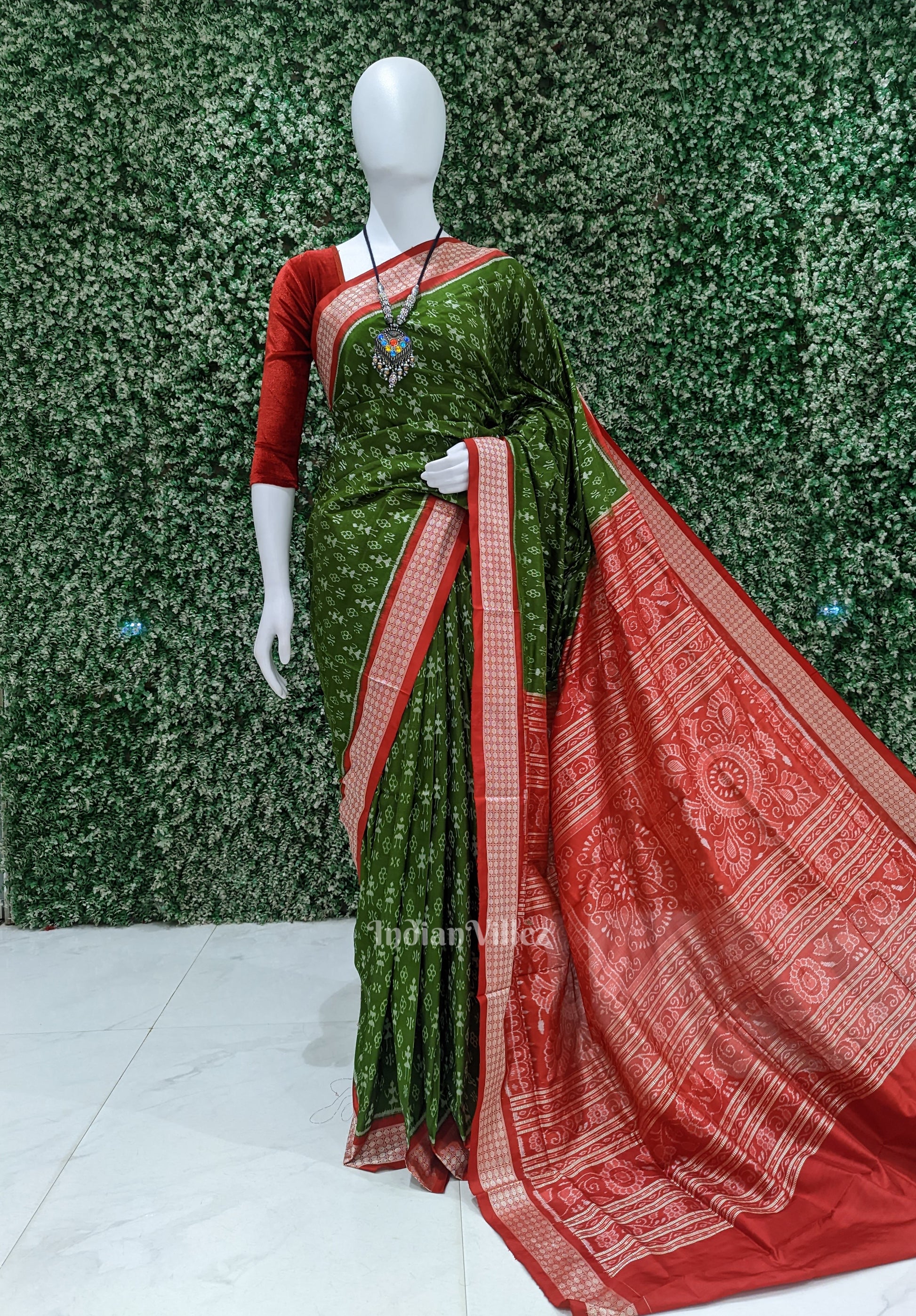 Dark Green With Red Anchal Tribal Theme Sambalpuri Silk Saree