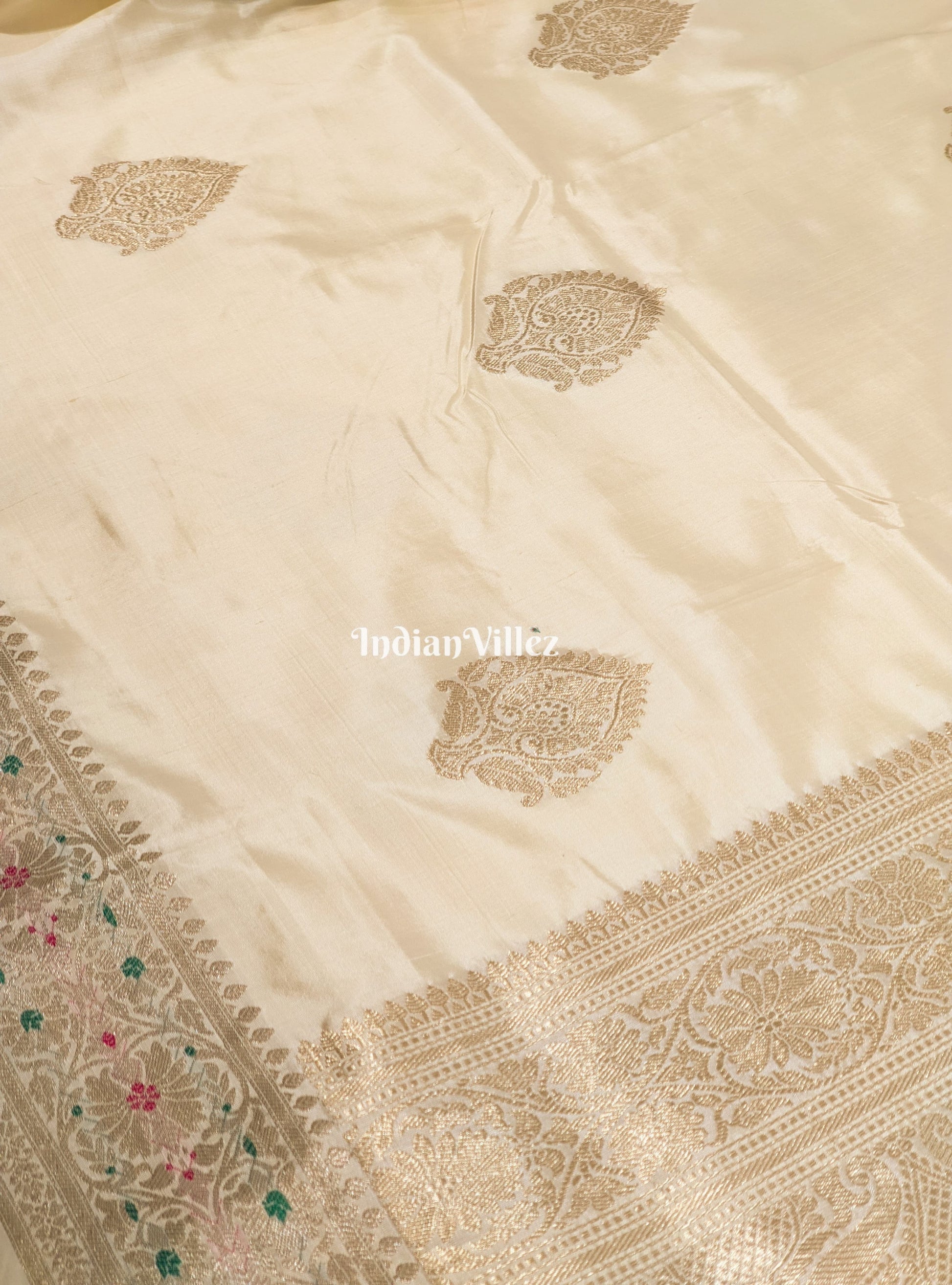 Off-White Handwoven Banarasi Katan Silk Saree