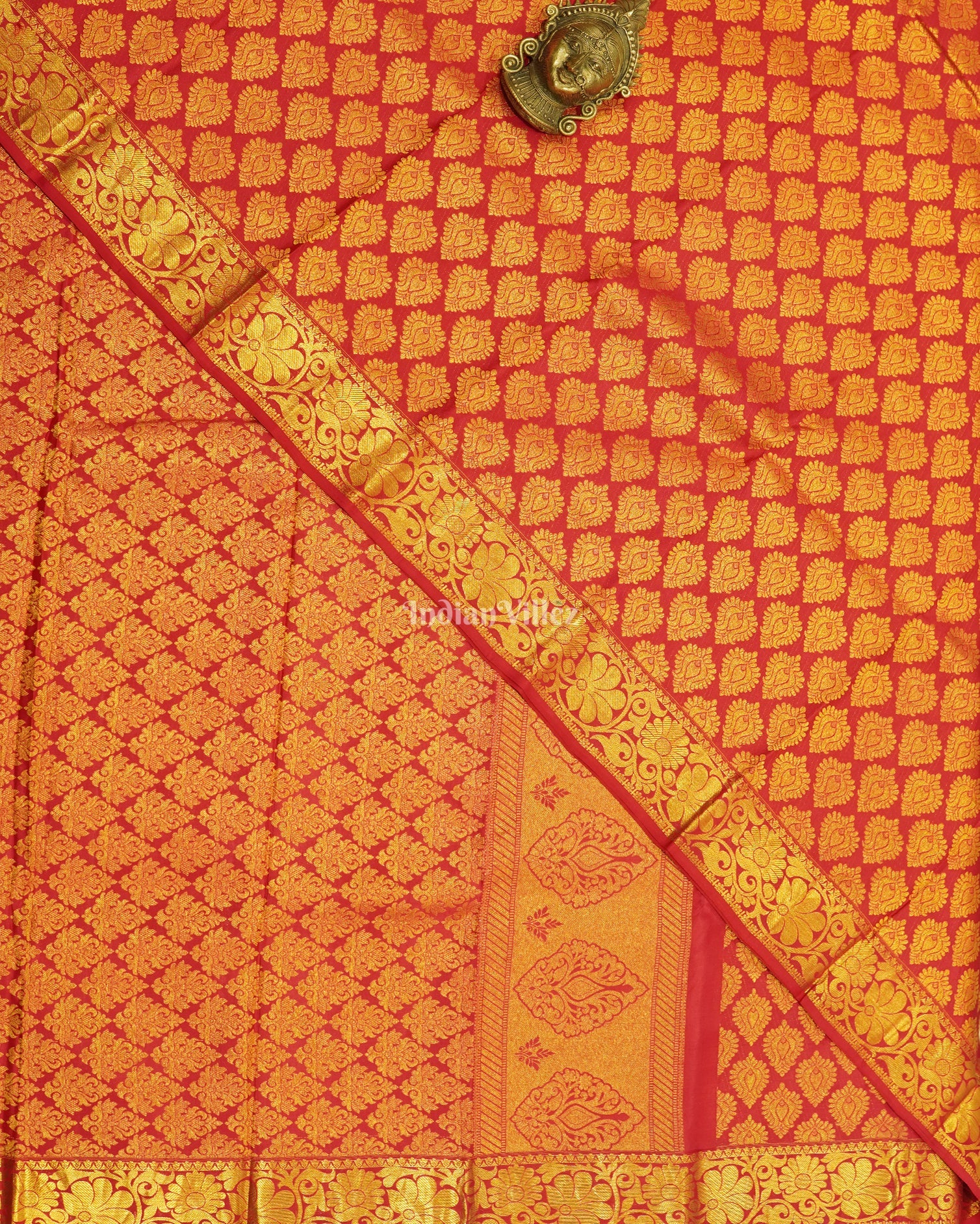 Rani Golden Floral Motif Pure Kanjivaram Silk Saree