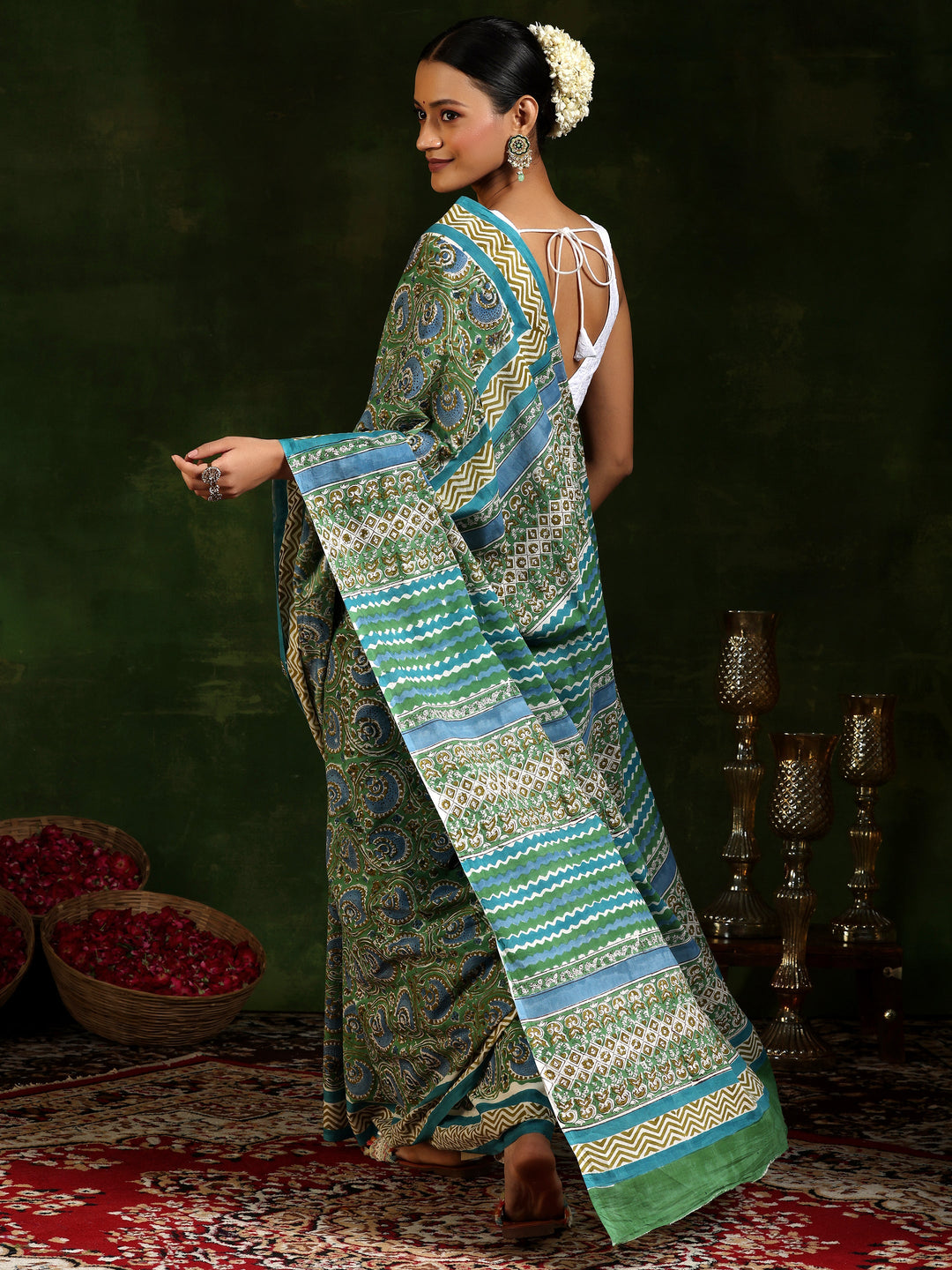 Green Printed Cotton Saree With Unstitched Blouse Piece