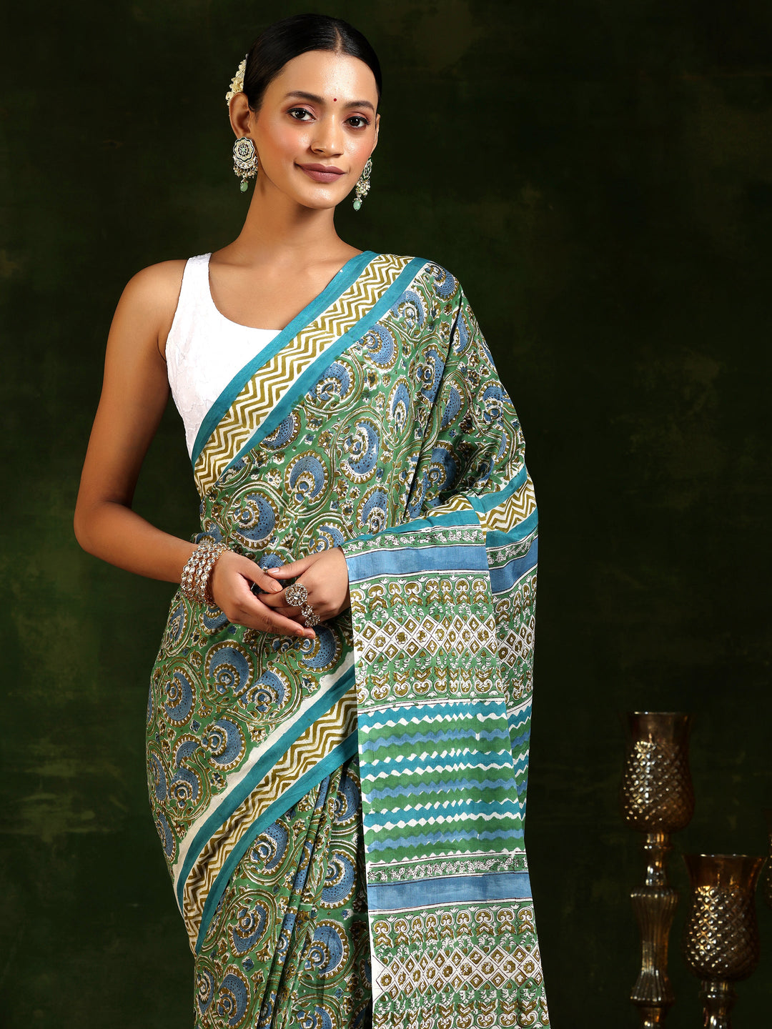 Green Printed Cotton Saree With Unstitched Blouse Piece