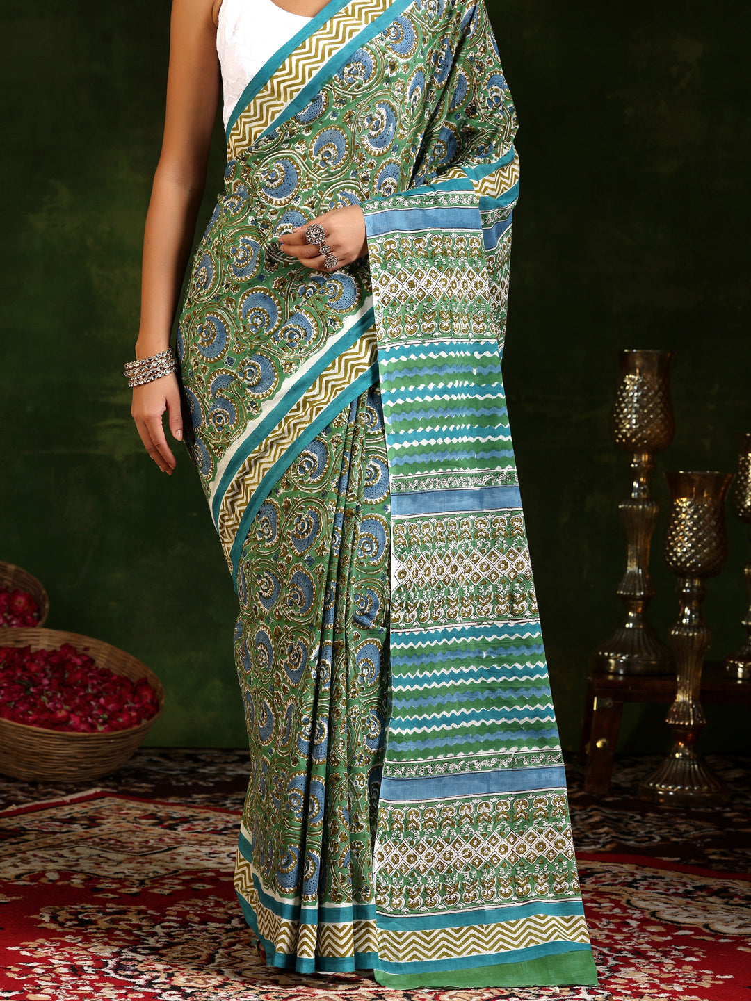 Green Printed Cotton Saree With Unstitched Blouse Piece