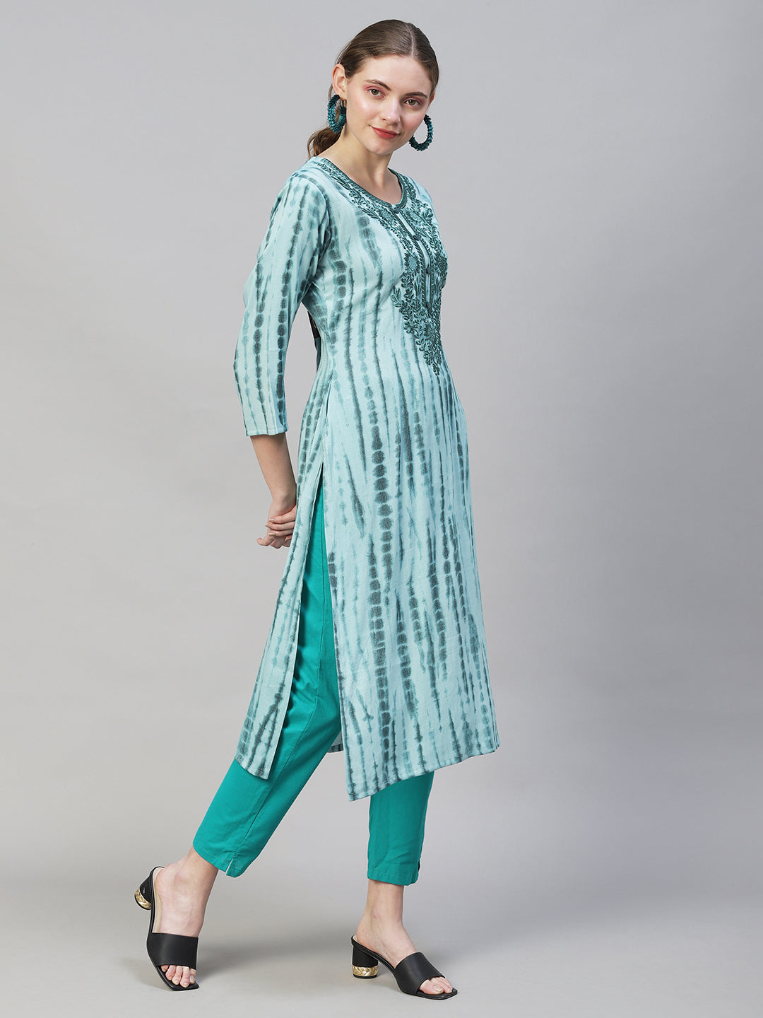 Tie-Dye Printed & Floral Embroidered Straight Fit Kurta - Light Sea Green