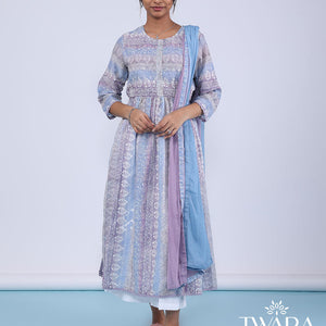 Twara multi-color readymade suit, intricate batik printed 3/4th sleeve round neck top & double-color lace border dupatta