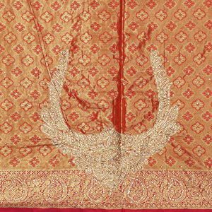 Cream floral jacquard & stone embroidery silksaree,contrast zari & stonework scallop border & intricate pallu