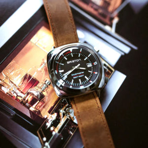 Clubmaster Diver Men Automatic Black Dial Analog Leather Watch 17642.PS.D.1.LVBR