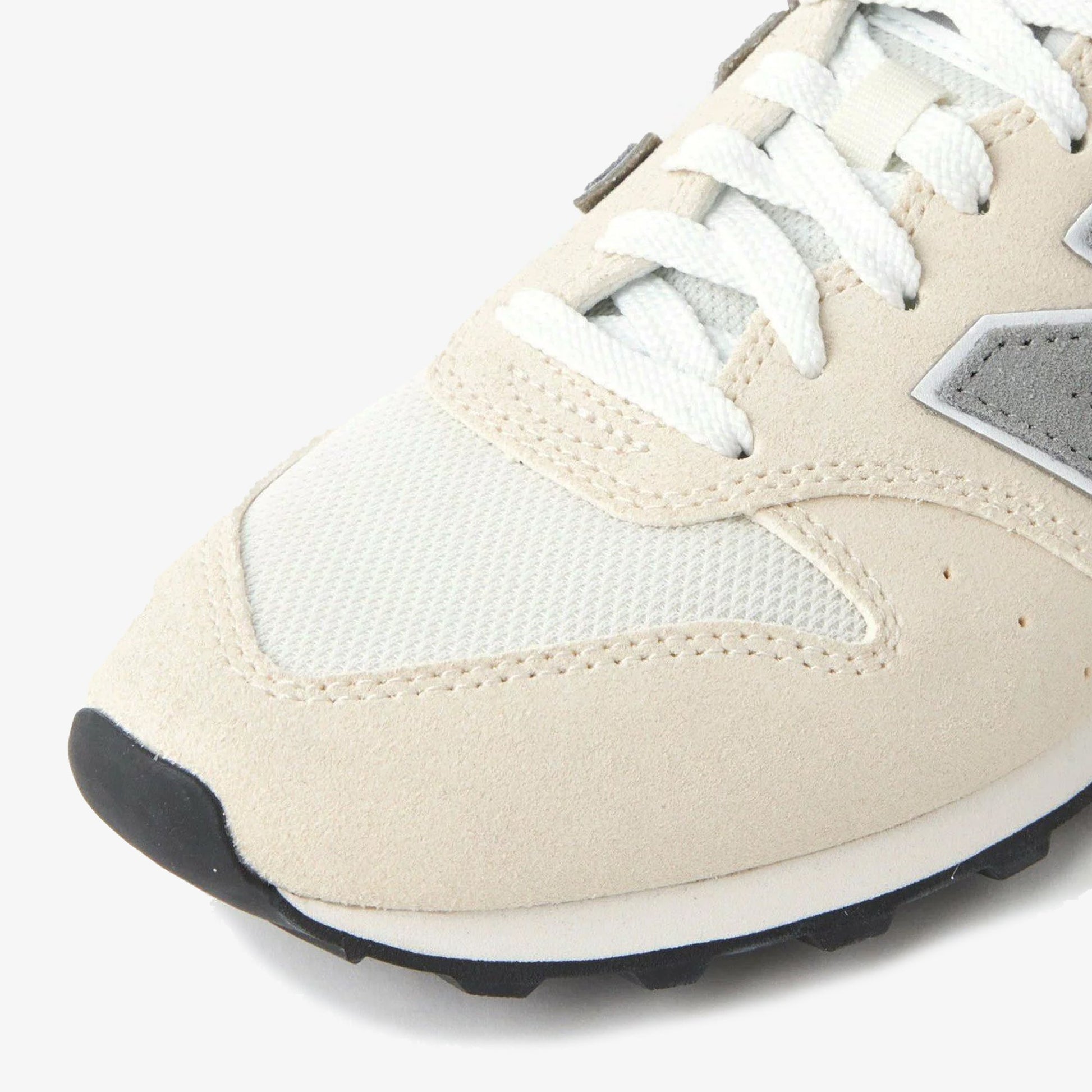 New Balance | 996 { BEIGE
