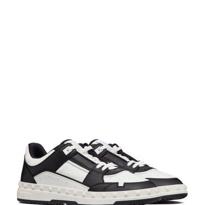 Valentino Garavani Low Top Freedots Sneaker In Calfskin