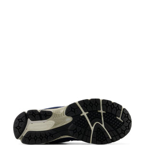 New Balance M2002D Shoes