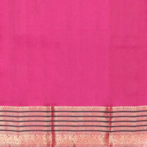 Green mayil buttas silk saree, contrast mayil chakram Checked pallu & border Neli,muthu & mayil designs