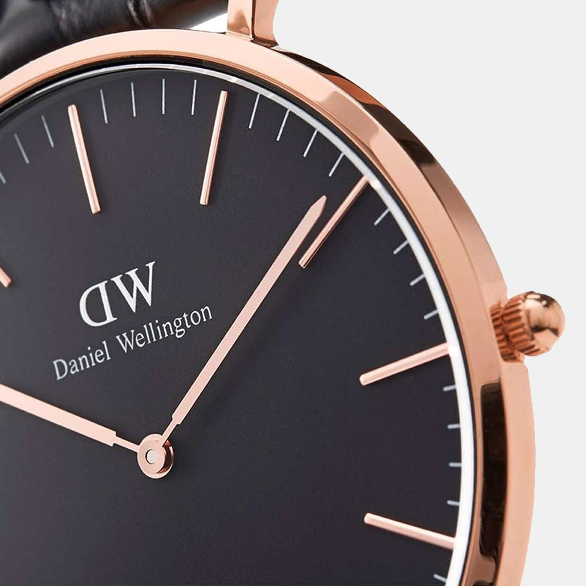 Classic Men Quartz Black Dial Analog Leather Watch DW00100125K