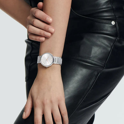 Bold Women Quartz Silver Dial Analog Stainless Steel Watch 3601090