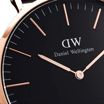 Classic Men Quartz Black Dial Analog Leather Watch DW00100127