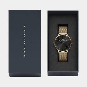 Classic Men Quartz Black Dial Analog Stainless Steel Watch DW00100631K