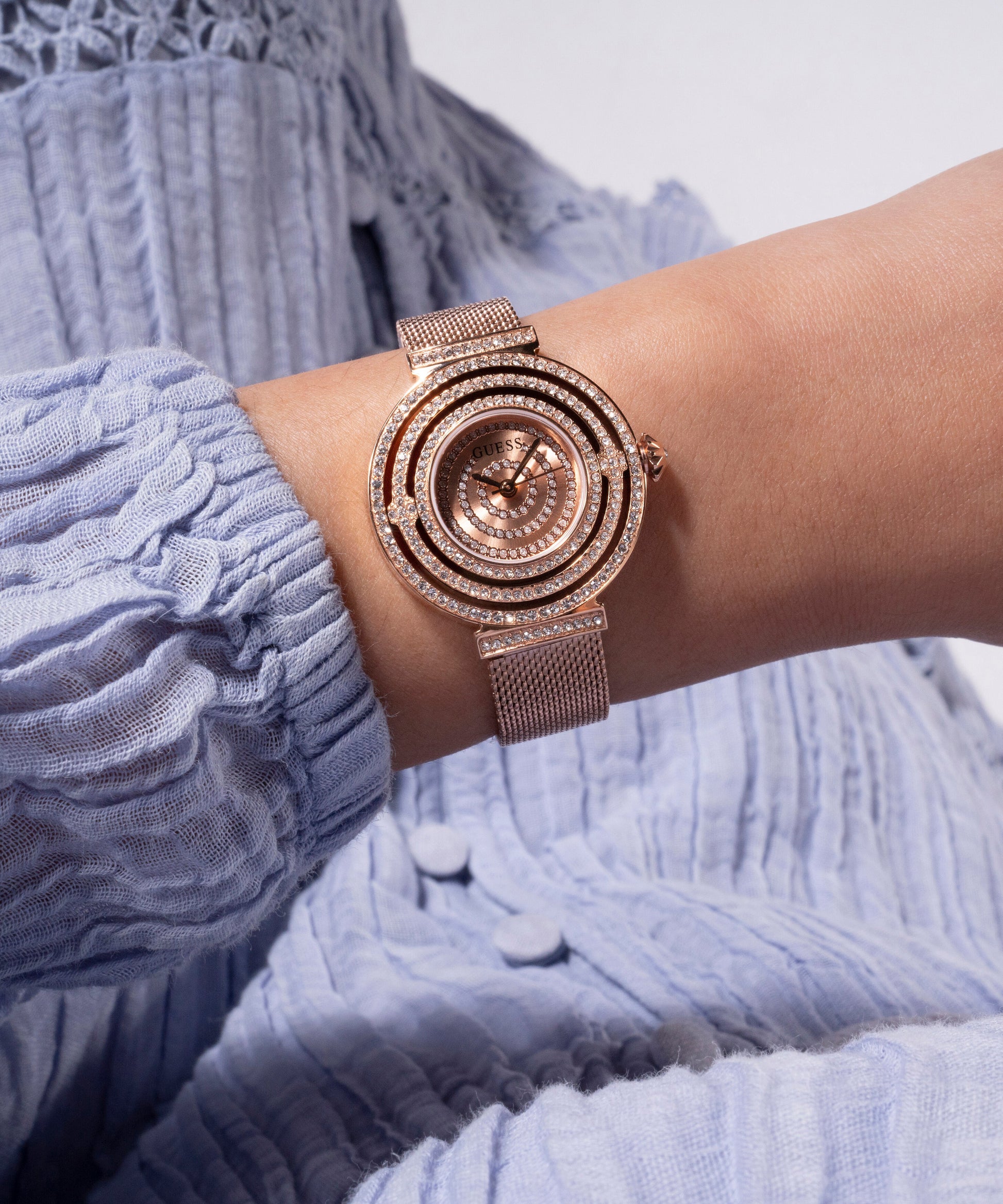 Dream Women Quartz Rose Gold Dial Analog Mesh Watch GW0550L3