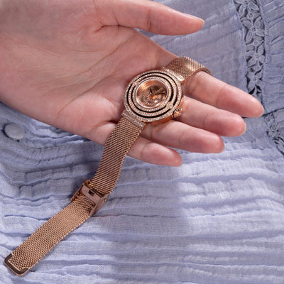 Dream Women Quartz Rose Gold Dial Analog Mesh Watch GW0550L3