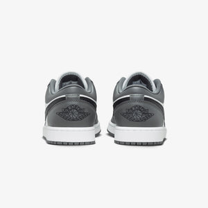 JORDAN | AIR JORDAN 1 LOW { WHITE/BLACK-IRON GREY