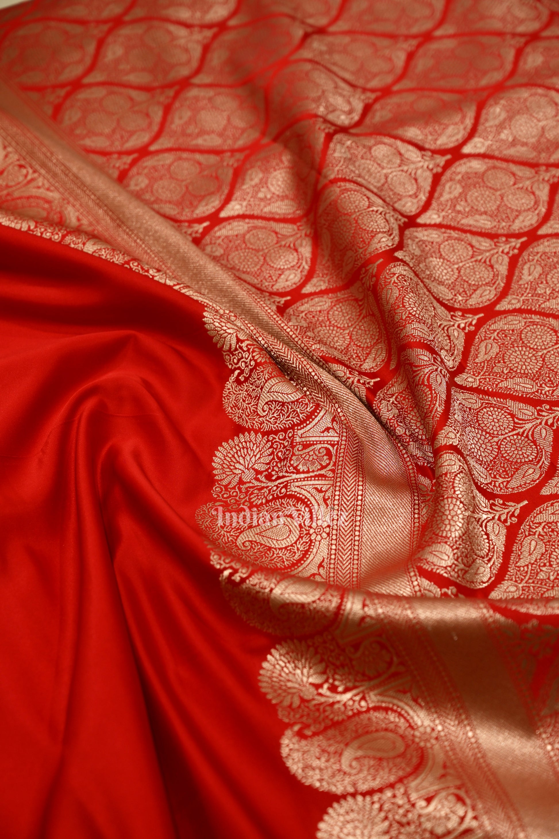 Gergeous Flaunt Red Soft Pure Mashru Satin Silk Banarasi Saree
