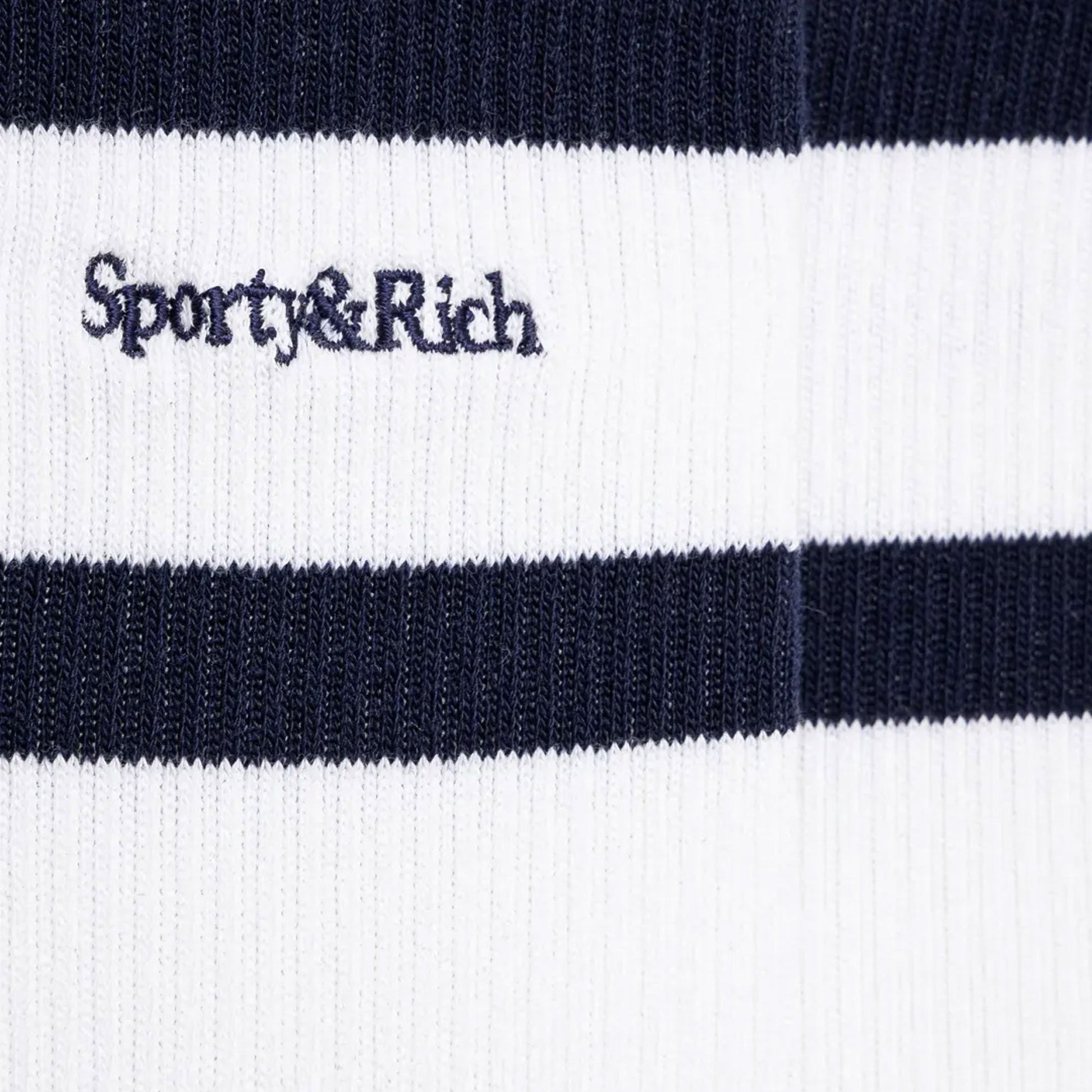 SPORTY & RICH | SERIF LOGO SOCKS { WHITE/NAVY