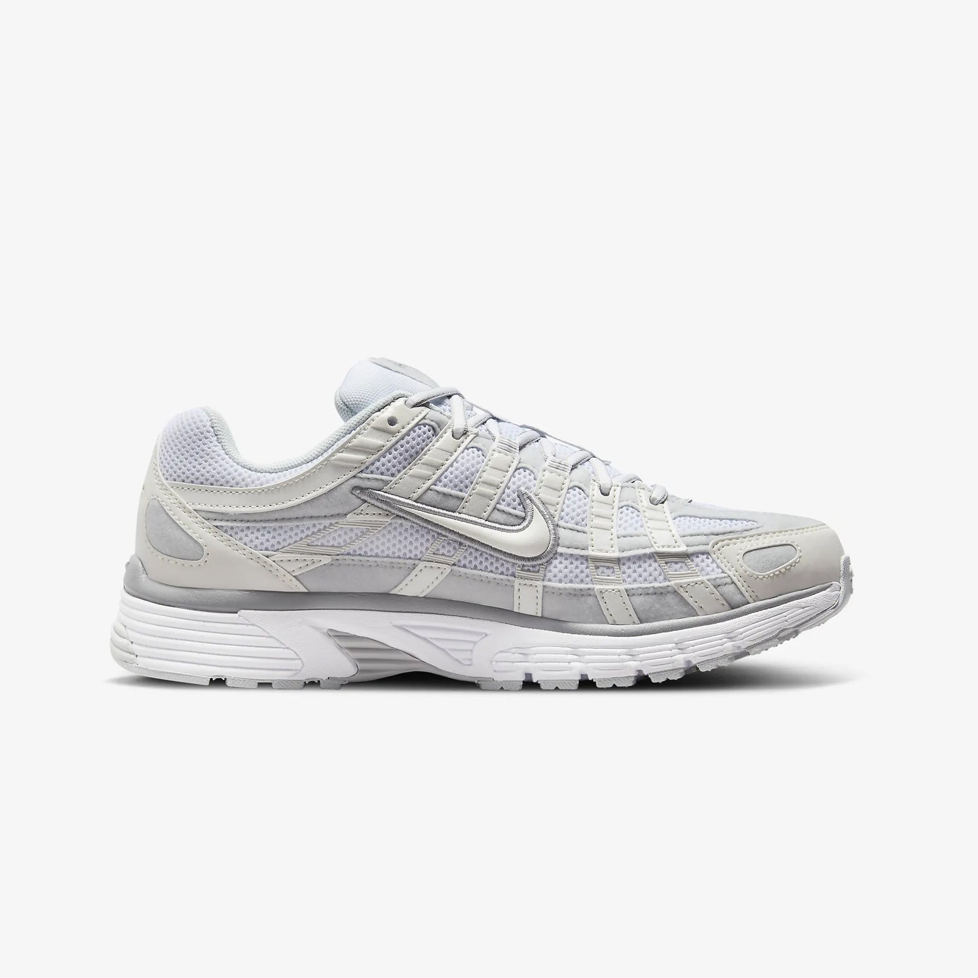 Nike | P-6000  { MTLC SUMMIT WHT/WHITE-PURE PLATINUM
