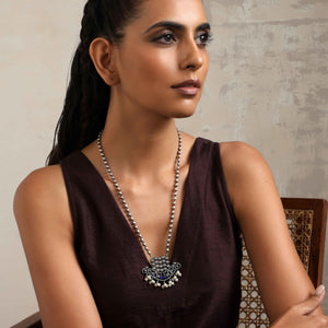 trueBrowns Silver Tone Blue Stone Pendant Chain