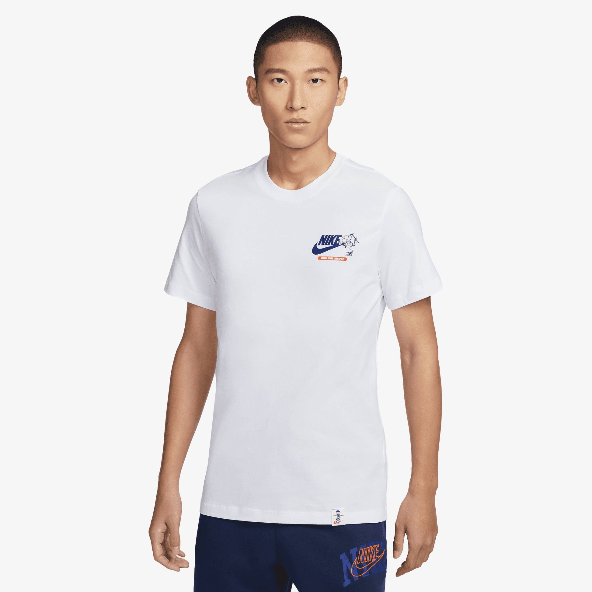 NIKE | SPORTSWEAR { WHITE