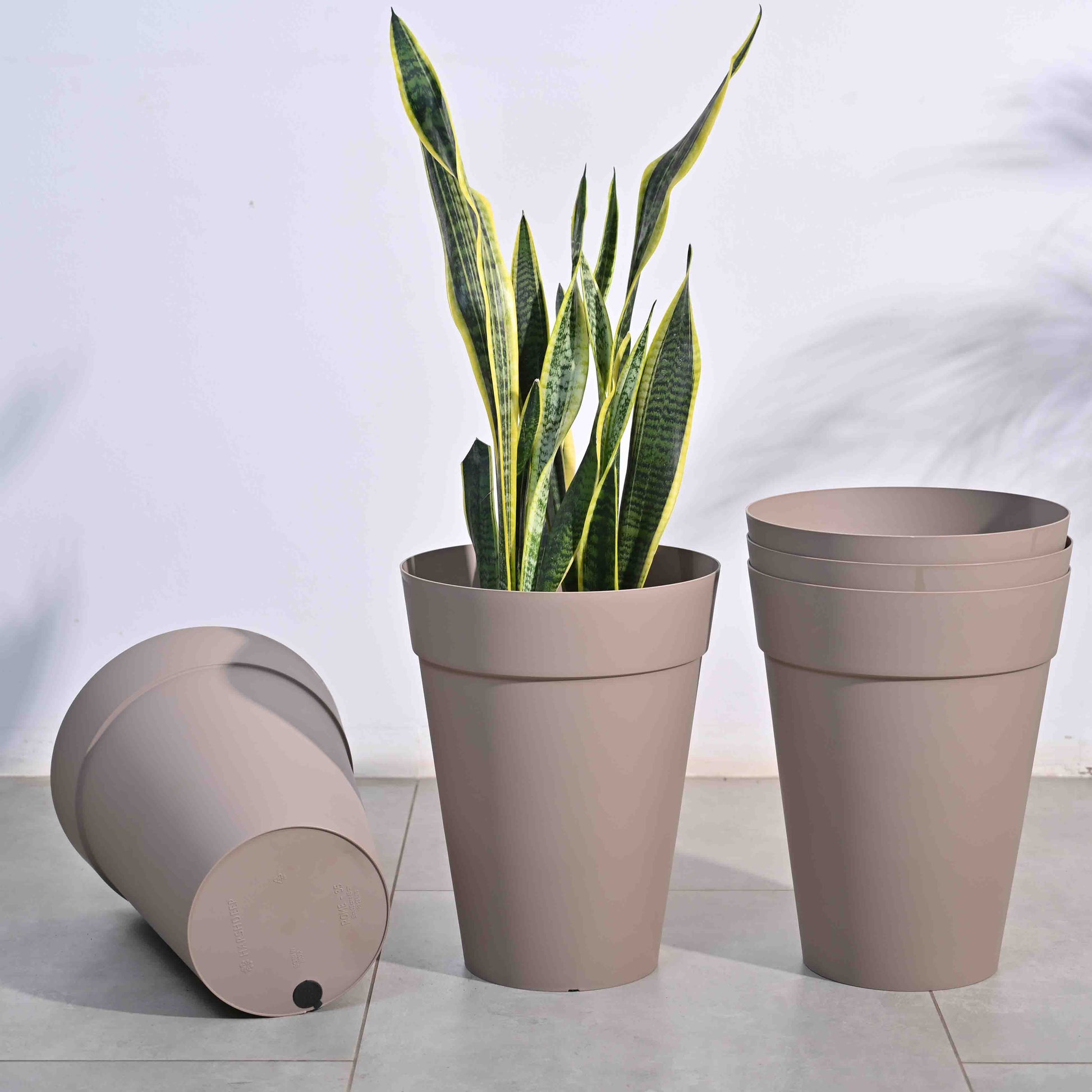 Roma Plastic Planter