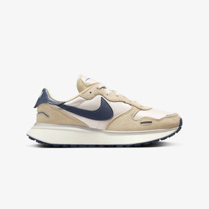 Nike | PHOENIX WAFFLE  { LT OREWOOD BRN/MIDNIGHT NAVY-TEAM GOLD