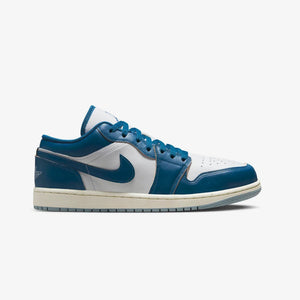 Jordan | AIR JORDAN 1 LOW SE  { WHITE/INDUSTRIAL BLUE-BLUE GREY-SAIL