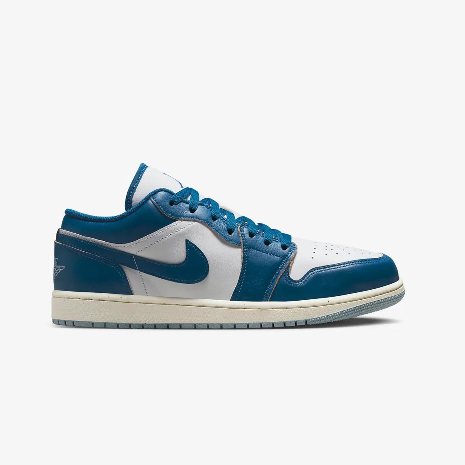 Jordan | AIR JORDAN 1 LOW SE  { WHITE/INDUSTRIAL BLUE-BLUE GREY-SAIL
